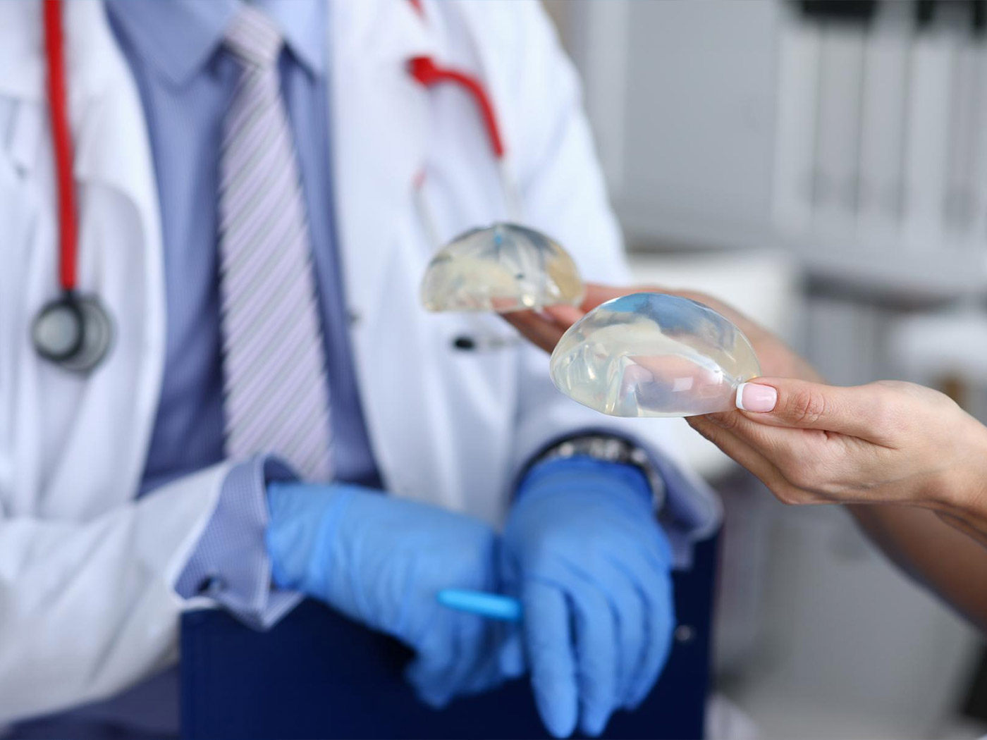 Plastic surgery Royal | Safety and efficacy of silicone implants