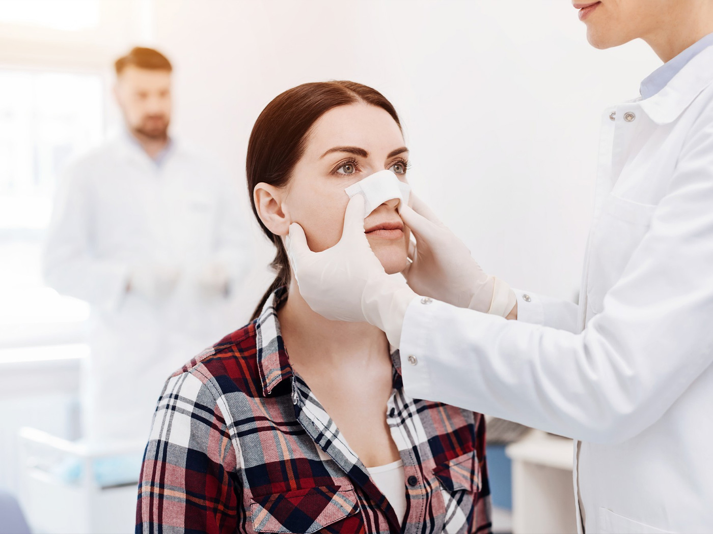 Plastic surgery Royal | What is recovery like after nose surgery and when the swelling goes away?
